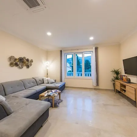 Villa Enigma *